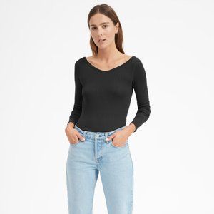 Everlane The Pima Micro-Rib Open V-Neck in Black
